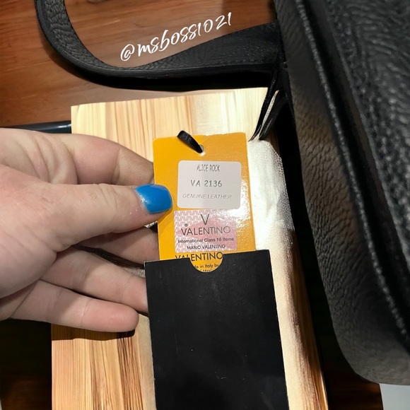 Valentino by Mario Valentino Black Studded Shoulder Bag 100% AUTHENTIC~NWT - Picture 10 of 11